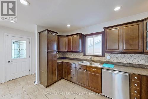 171 Glenelg Street, Southgate, ON - Indoor Photo Showing Kitchen With Double Sink