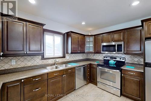 171 Glenelg Street, Southgate, ON - Indoor Photo Showing Kitchen With Double Sink