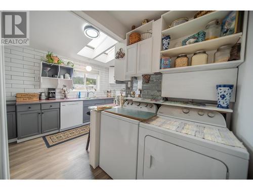 2112 Kokanee  N Court, Cranbrook, BC - Indoor Photo Showing Laundry Room