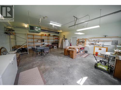 2112 Kokanee  N Court, Cranbrook, BC - Indoor Photo Showing Garage