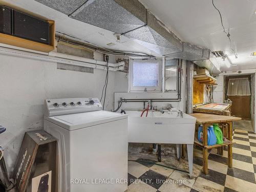 417 Westmoreland Ave N, Toronto, ON - Indoor Photo Showing Laundry Room
