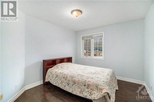 910 Bayview Drive, Ottawa, ON - Indoor Photo Showing Bedroom