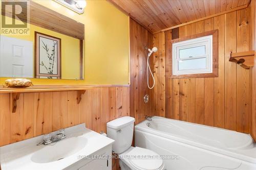 1039A Tyeard Bay Lane, Central Frontenac, ON - Indoor Photo Showing Bathroom