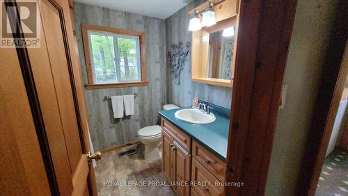 1080 Mississagagon Lake Road, North Frontenac, ON - Indoor Photo Showing Bathroom