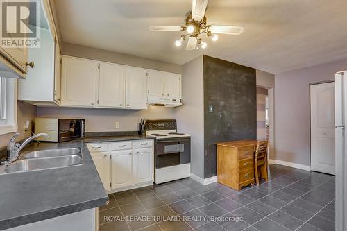 352 Helen Drive, Strathroy-Caradoc, ON - Indoor Photo Showing Kitchen With Double Sink
