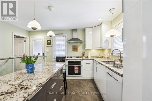 1307 Pelham Street, Pelham, ON - Indoor Photo Showing Kitchen With Upgraded Kitchen