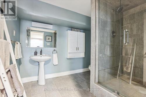 1307 Pelham Street, Pelham, ON - Indoor Photo Showing Bathroom