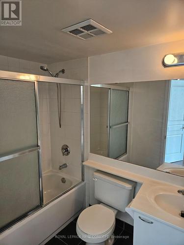 1002 - 330 Red Maple Road, Richmond Hill, ON - Indoor Photo Showing Bathroom