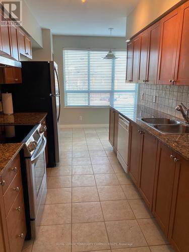 204 - 38 Fontenay Court, Toronto, ON - Indoor Photo Showing Kitchen With Double Sink