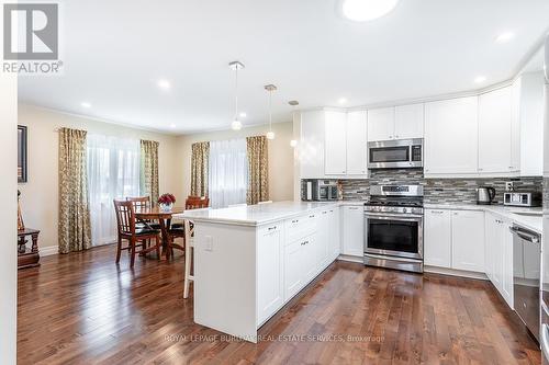 3653 Hazel Street, Fort Erie, ON - Indoor Photo Showing Kitchen With Upgraded Kitchen