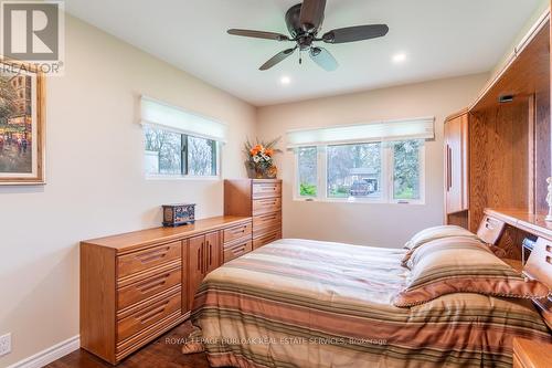 3653 Hazel Street, Fort Erie, ON - Indoor Photo Showing Bedroom