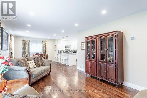 3653 Hazel Street, Fort Erie, ON - Indoor Photo Showing Living Room