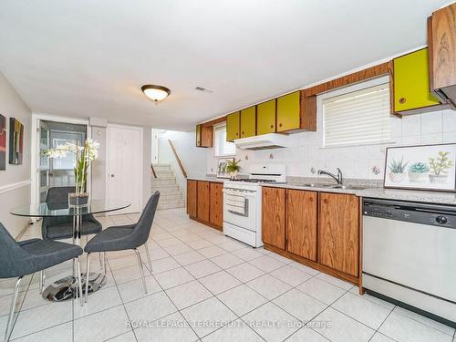 232 Firgrove Cres, Toronto, ON - Indoor Photo Showing Kitchen With Double Sink