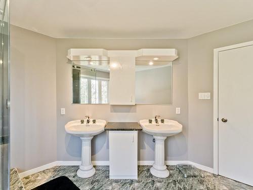 Salle de bains - 348 Rue Du Val-Des-Arbres, Sherbrooke (Brompton/Rock Forest/Saint-Élie/Deauville), QC - Indoor Photo Showing Bathroom