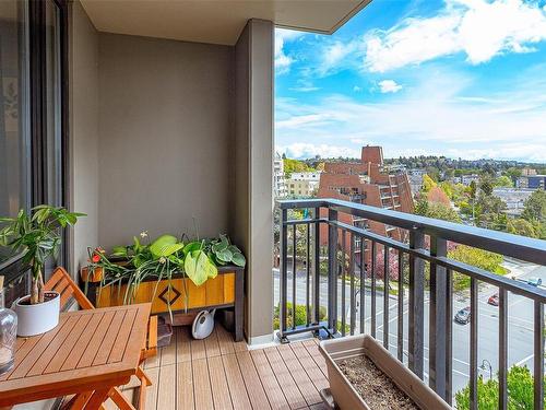 1206-751 Fairfield Rd, Victoria, BC - Outdoor With Balcony With Exterior