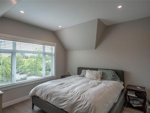 5-180 First Ave, Qualicum Beach, BC - Indoor Photo Showing Bedroom