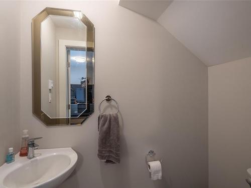 5-180 First Ave, Qualicum Beach, BC - Indoor Photo Showing Bathroom