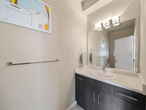 943 Solitaire Landing, Langford, BC - Indoor Photo Showing Bathroom
