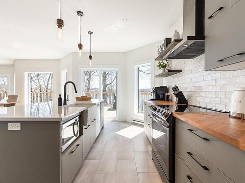 Cuisine - 251 Ch. Des Bosquets-Fleuris, Stanstead - Canton, QC - Indoor Photo Showing Kitchen With Upgraded Kitchen