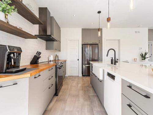 Kitchen - 251 Ch. Des Bosquets-Fleuris, Stanstead - Canton, QC - Indoor Photo Showing Kitchen With Upgraded Kitchen