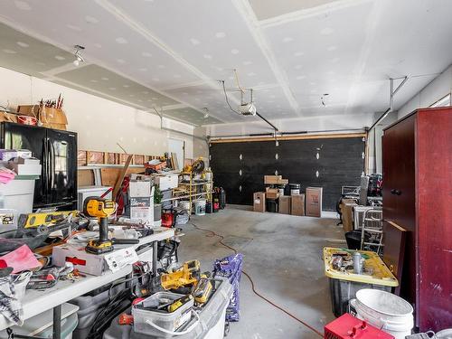 Garage - 26 Ch. Du Paradis, Sainte-Anne-Des-Lacs, QC - Indoor Photo Showing Garage