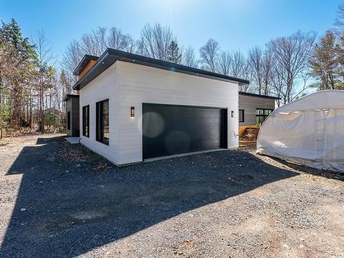 Garage - 26 Ch. Du Paradis, Sainte-Anne-Des-Lacs, QC - Outdoor