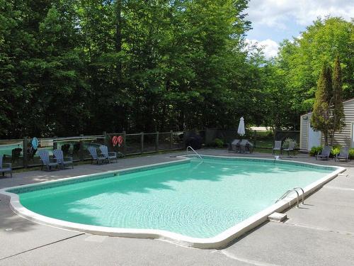 Ã proximitÃ© - 4965 Ch. Du Parc, Orford, QC - Outdoor With In Ground Pool With Backyard