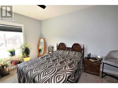 909 9 Avenue, Vernon, BC - Indoor Photo Showing Bedroom