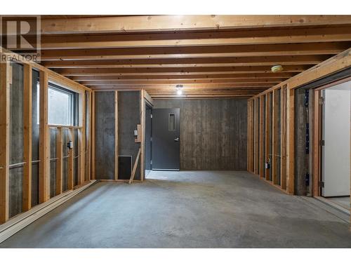 941 8 Avenue Ne, Salmon Arm, BC - Indoor Photo Showing Basement
