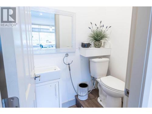11937 Bartell Road, Lake Country, BC - Indoor Photo Showing Bathroom
