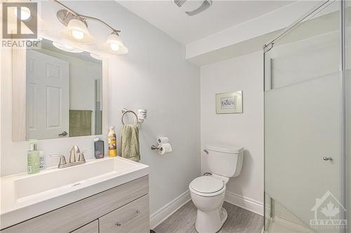 3125 Southmore Drive, Ottawa, ON - Indoor Photo Showing Bathroom
