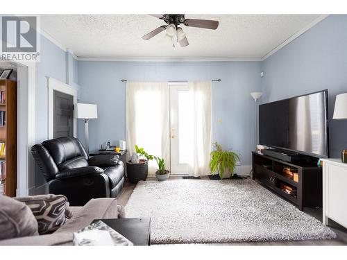 488 Gillett Street, Prince George, BC - Indoor Photo Showing Living Room