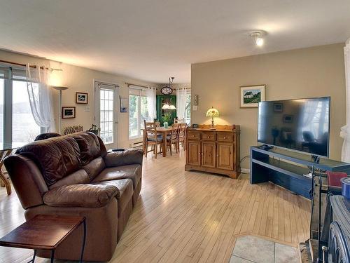 Living room - 3704 Ch. Des Sorbiers, Nominingue, QC - Indoor Photo Showing Living Room