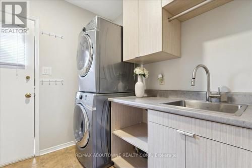 232 Nottingham Drive, Oakville, ON - Indoor Photo Showing Laundry Room