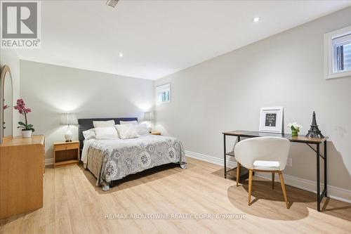 232 Nottingham Drive, Oakville, ON - Indoor Photo Showing Bedroom