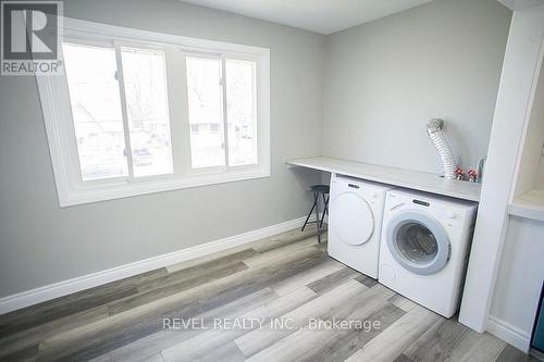 415 Chatham Street, Brantford, ON - Indoor Photo Showing Laundry Room