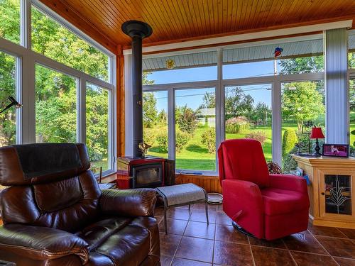 Solarium - 73 Rue St-Louis, Warwick, QC -  Photo Showing Living Room