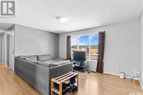 1309 Rusholme Road, Saskatoon, SK - Indoor Photo Showing Living Room