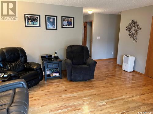 423 Qu'Appelle Street, Weyburn, SK - Indoor