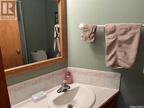 423 Qu'Appelle Street, Weyburn, SK - Indoor Photo Showing Bathroom