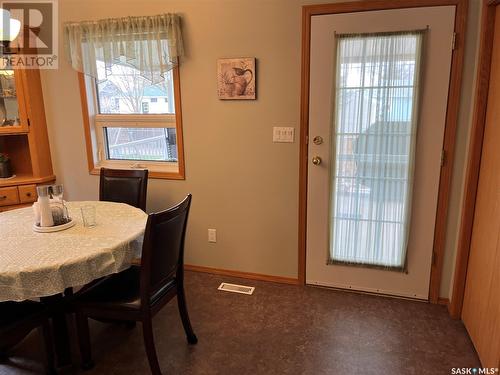 423 Qu'Appelle Street, Weyburn, SK - Indoor Photo Showing Dining Room