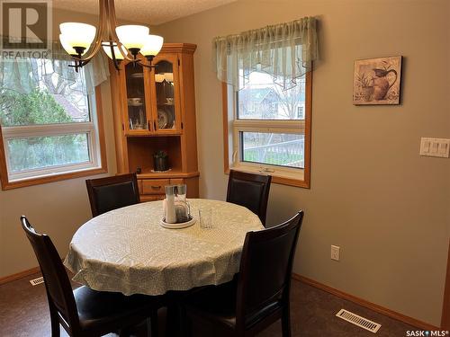 423 Qu'Appelle Street, Weyburn, SK - Indoor Photo Showing Dining Room