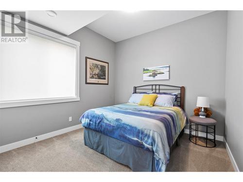 8856 Somerset Place, Vernon, BC - Indoor Photo Showing Bedroom