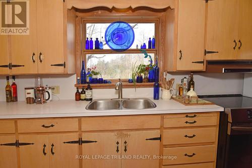 9024 Wood Drive, Lambton Shores, ON - Indoor Photo Showing Kitchen With Double Sink