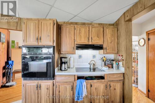 2990 Front Road, Lasalle, ON - Indoor Photo Showing Kitchen