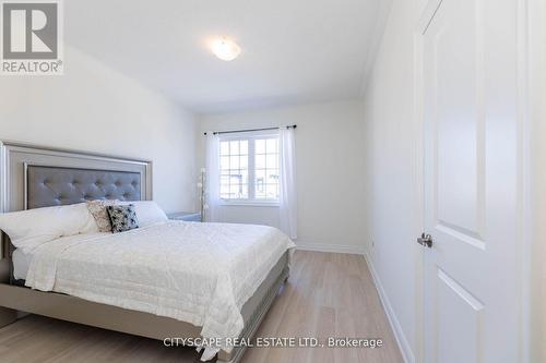 11 Grierson Trail, Hamilton, ON - Indoor Photo Showing Bedroom