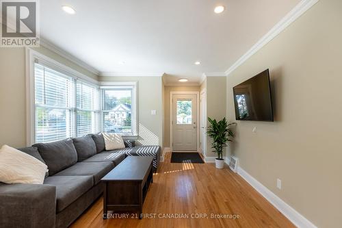 730 Glasgow Street, London, ON - Indoor Photo Showing Living Room
