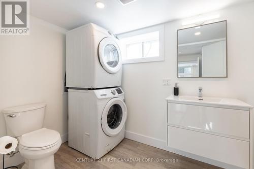 730 Glasgow Street, London, ON - Indoor Photo Showing Laundry Room