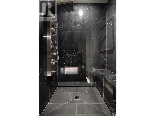 461 Swan Drive, Kelowna, BC - Indoor Photo Showing Bathroom