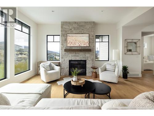 461 Swan Drive, Kelowna, BC - Indoor Photo Showing Living Room With Fireplace